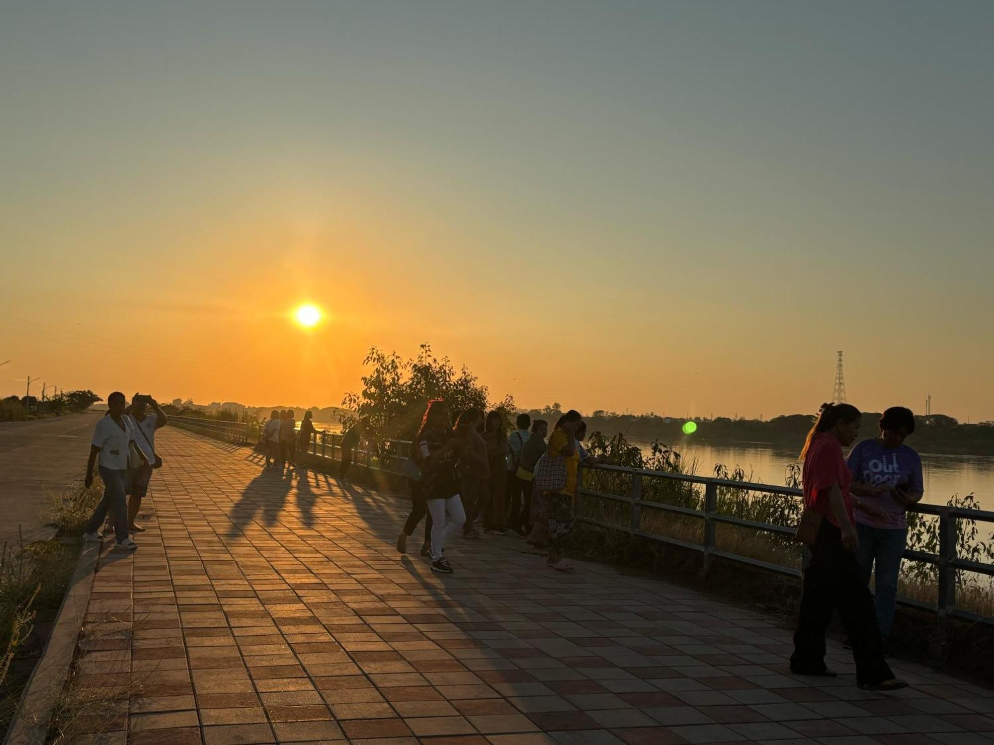 Royal Mekong Riverside Hotel Нонгкхай Экстерьер фото