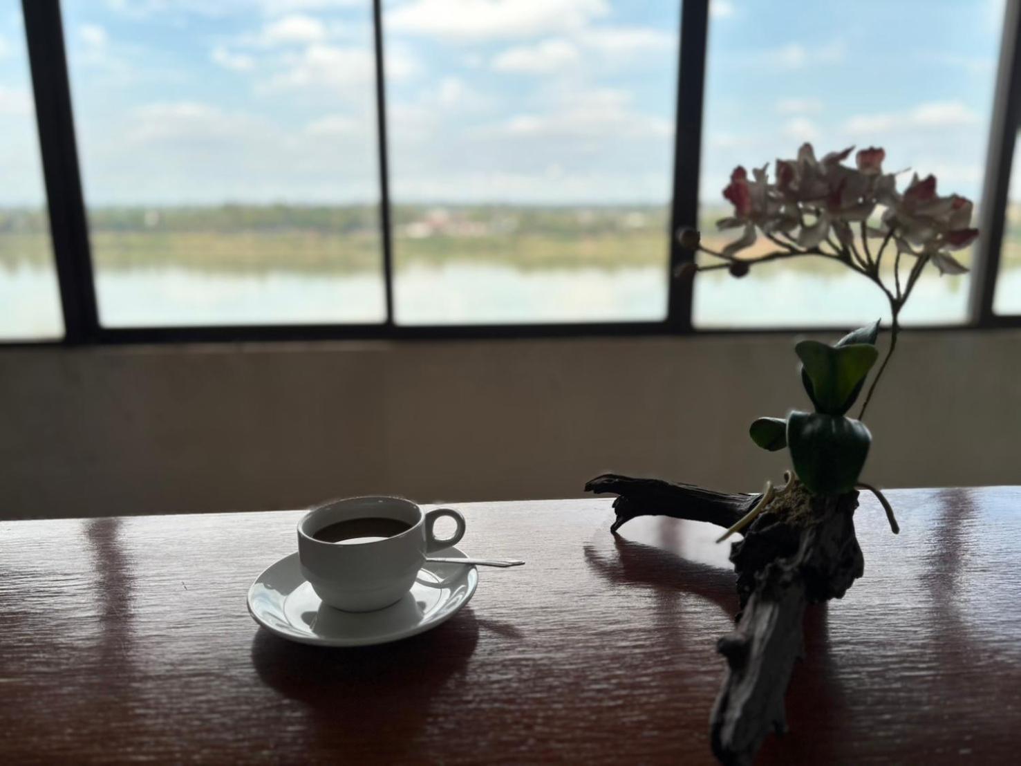 Royal Mekong Riverside Hotel Нонгкхай Экстерьер фото